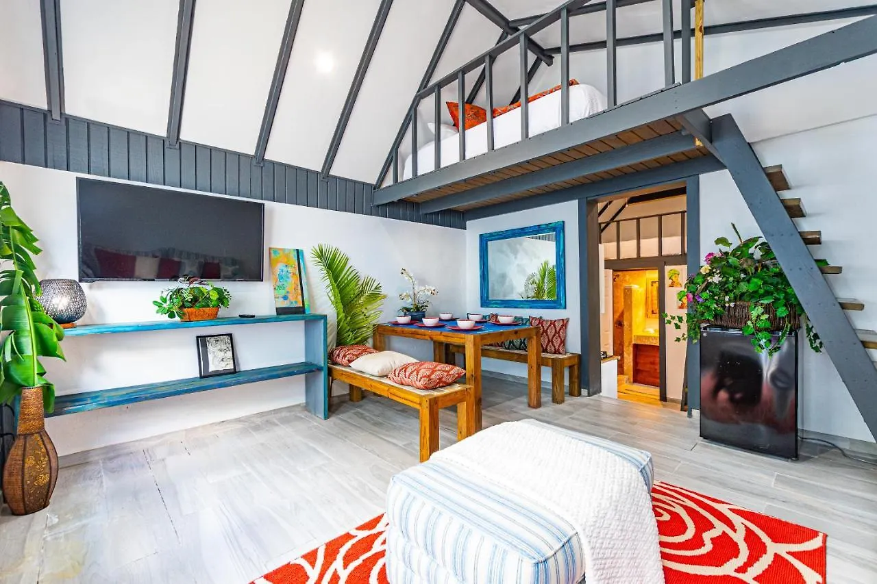 Saunders 2Bd Beach Cottage Nassau