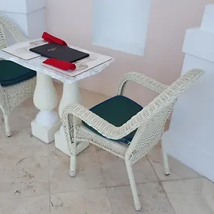 Hotel Ocean West Boutique, Nasáu
